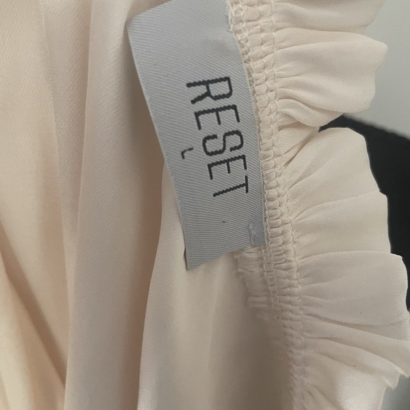 RESET BY JANE Sz L Claire Ruffle Tiered Mini Dress Satin Tie Neck Champagne Boho - Picture 8 of 9